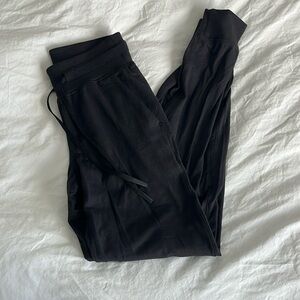 Lululemon black joggers